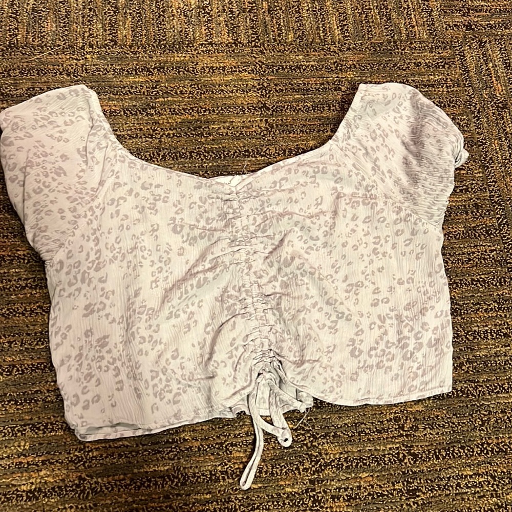 Gray crop top with adjustable tie